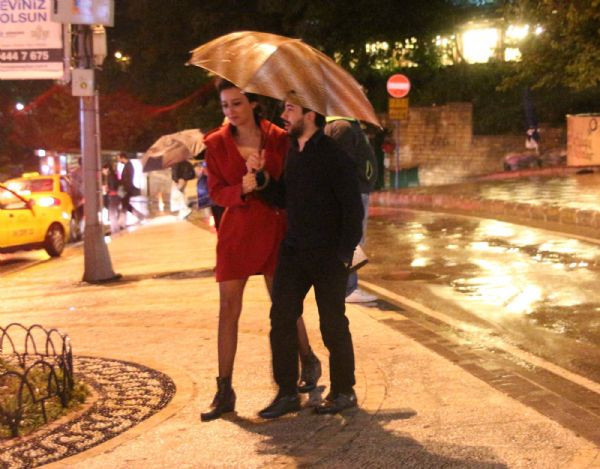 Rüzgarla birlikte etkili olan yağmur zor anlar yaşattı - Resim: 1