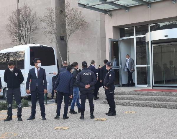 14 emekli amiral adliyeye sevk edildi! Bildiriyi emekli amiral Ergün Mengi düzenlemiş - Resim: 0