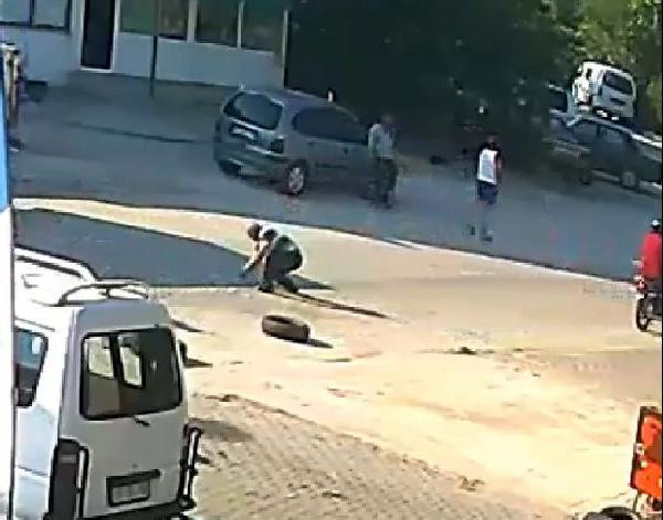 Hırsız paraları havaya saçarak kaçtı! - Resim: 2