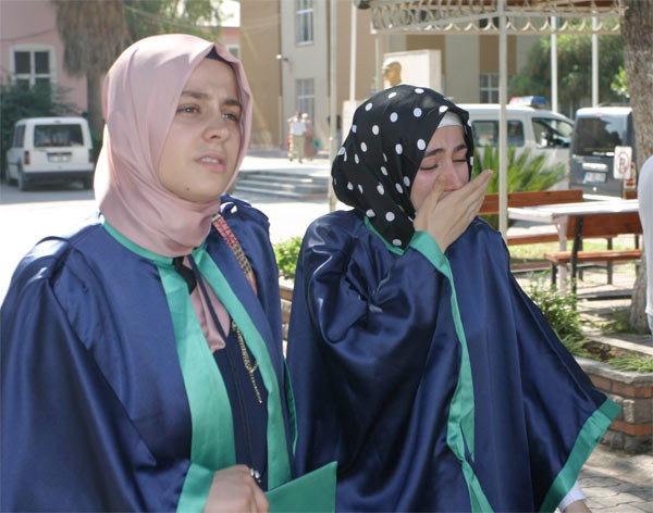 Başörtülü okul birincisine ödül verilmedi - Resim: 2