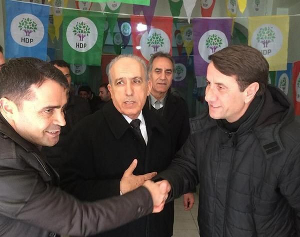 Ağrı'da AK Parti'nin adayı Ertuğrul Eryılmaz HDP'yi ziyaret etti - Resim: 0