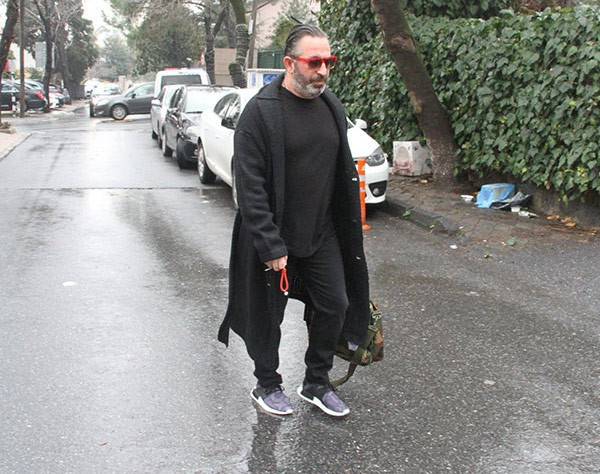 Cem Yılmaz'ın yüzünden düşen bin parça - Resim: 3