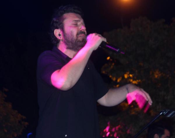 Dünyası başına yıkıldı! Acı haberi konser öncesi aldı - Resim: 1