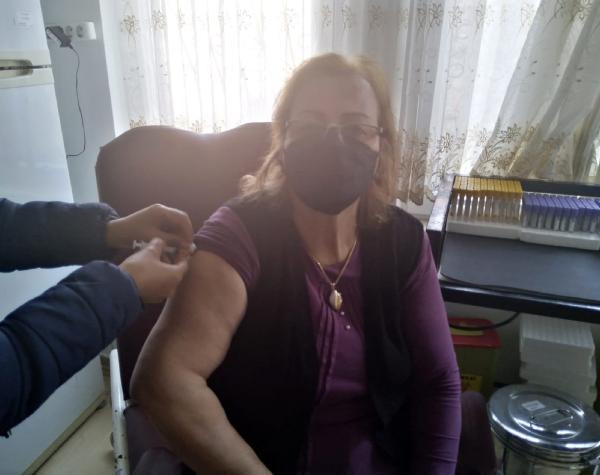 İran'da covid-19 aşısı olamadı! Antalya'da 20 günde aşı oldu: Türk halkını görsünler - Resim: 0