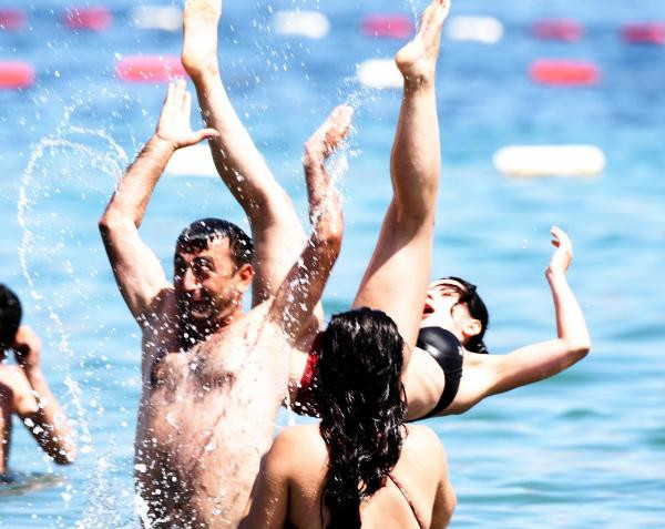 Bodrum kavruldu, sahiller doldu! - Resim: 2