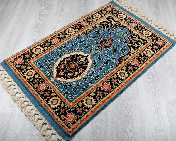 Döviz kurları Diyanet'i de vurdu! 100 TL zam geldi: İşte tesbih ve kravatın fiyatı... - Resim: 0