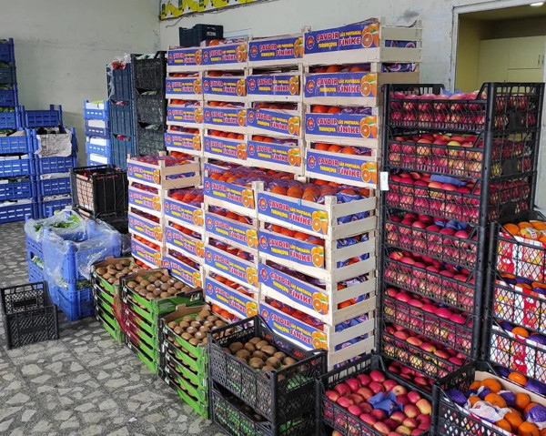 Yüzde 100 zam geldi! İstanbul'daki kar meyve sebze fiyatlarını vurdu: 70-100 lira arasında satılıyor - Resim: 0