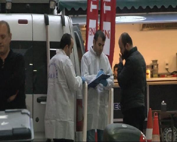 Lastiği patlatılan otomobilden 2 kilo altın çalındı! - Resim: 2