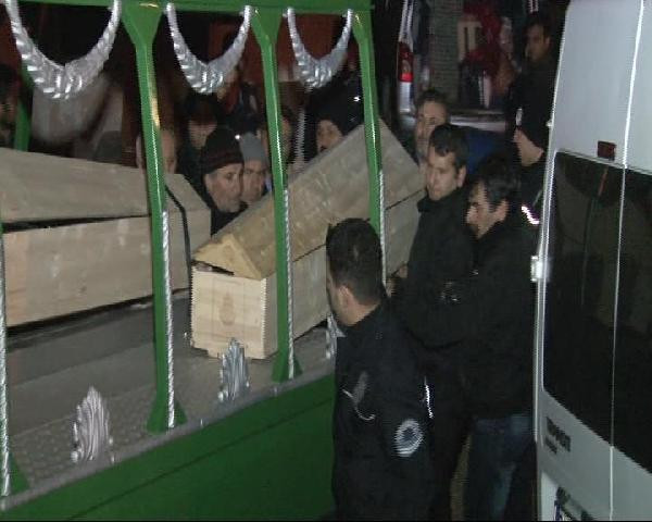 Korkunç cinayet! Çığlıklar atarak dışarı fırladı... - Resim: 3