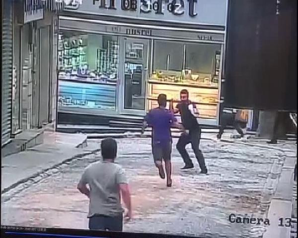 Polisten kaçarken profesyonel boksöre denk geldi! - Resim: 2