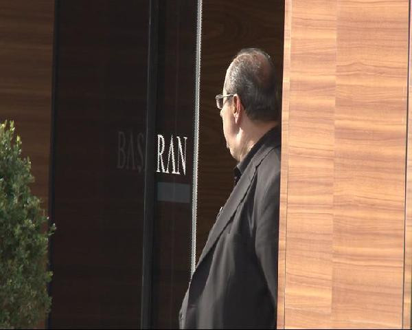 Bugün herkes o eve akın etti! Ambulanslar kapıda bekledi - Resim: 3