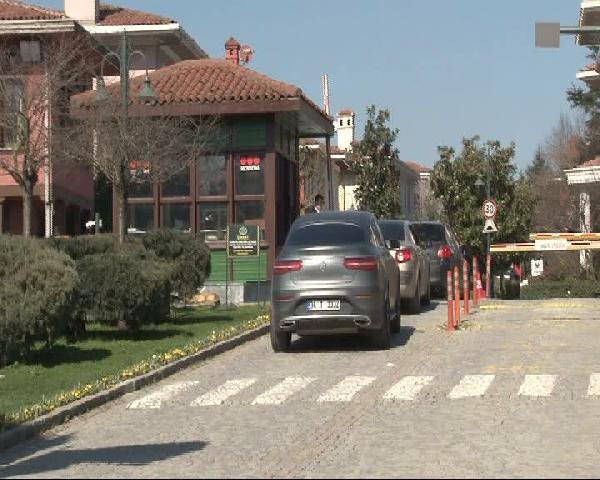 Bugün herkes o eve akın etti! Ambulanslar kapıda bekledi - Resim: 4