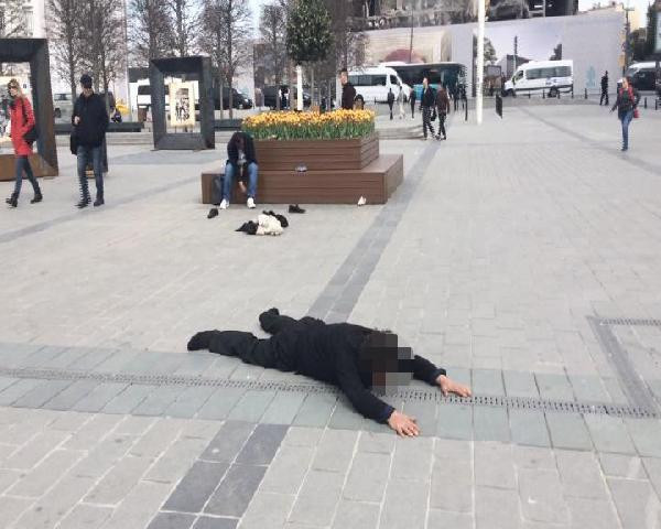 Taksim'in göbeğinden yürek burkan bonzai manzaraları... - Resim: 1