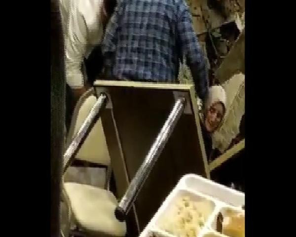 İftar sırasında dehşet anları! Zemin çöktü! - Resim: 3