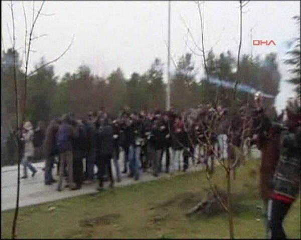 ODTÜ'de polis ve öğrenciler bir birine girdi! - Resim: 3