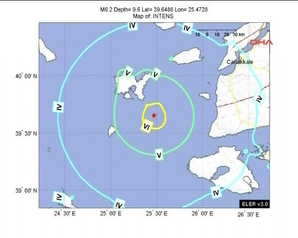Depremin sarstığı Çanakkale'den ilk görüntüler - Resim: 2