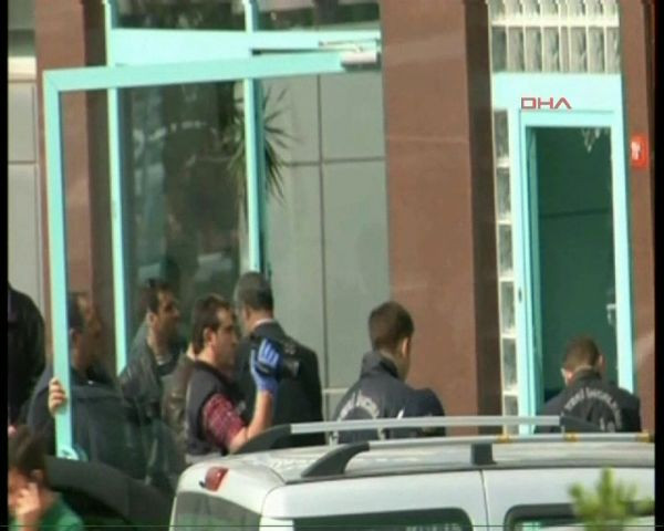 Kadıköy'de silahlı saldırı... - Resim: 2