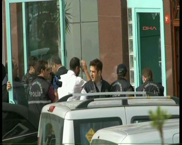 Kadıköy'de silahlı saldırı... - Resim: 3