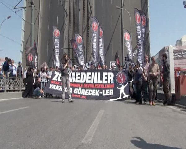 Galata köprüsüne tırmandı - Resim: 2