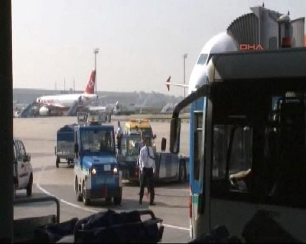 Uçakta canlı bomba paniği - Resim: 3