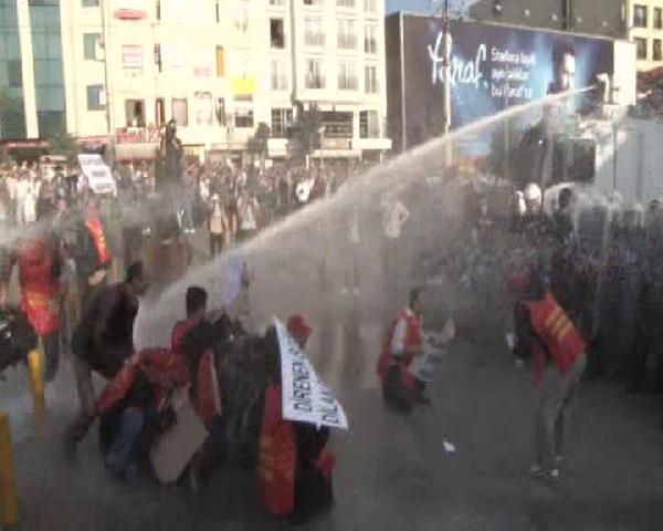 Dilan eylemine polis müdahalesi - Resim: 1