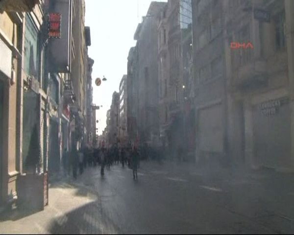 Taksim'de yeni bir müdahale daha - Resim: 1