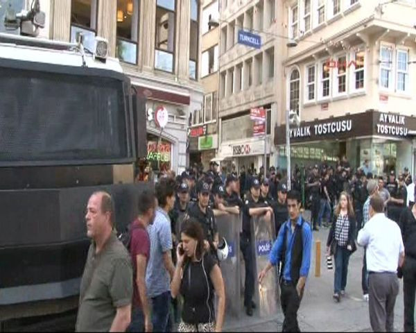 Taksim'de yeni bir müdahale daha - Resim: 2