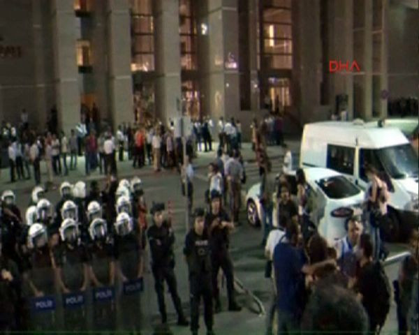 Mücella Yapıcı için karar verildi - Resim: 1