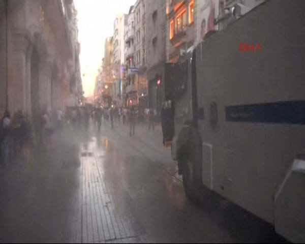Taksim yine karıştı - Resim: 2