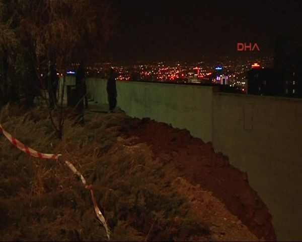 ODTÜ'de molotoflu YÖK protestosu - Resim: 1