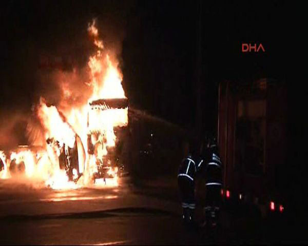 Antalya'da korkunç trafik kaza: 5 kişi yanarak öldü - Resim: 3