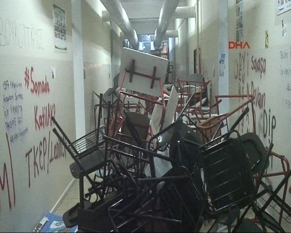 Üniversitede gerginlik! Çok sayıda gözaltı var - Resim: 3