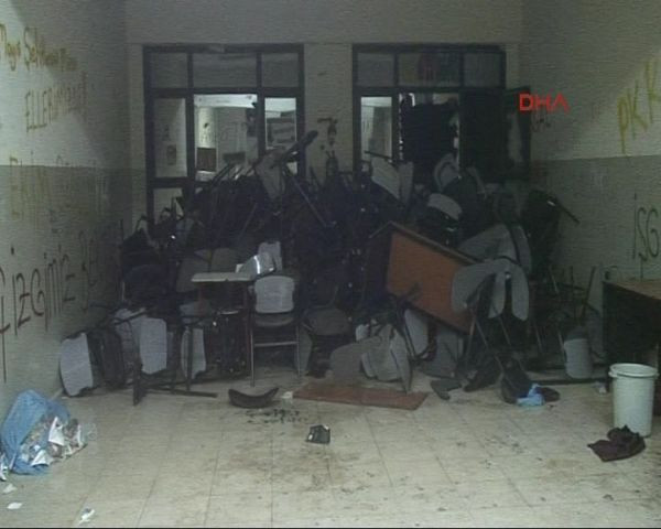 Üniversitede gerginlik! Çok sayıda gözaltı var - Resim: 4