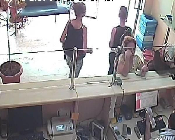 Soma parasını çalan kadınlar kamerada - Resim: 2