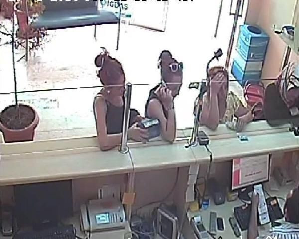 Soma parasını çalan kadınlar kamerada - Resim: 4