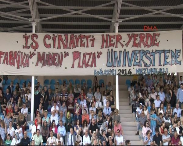 Mezuniyet törenine pankartlar damga vurdu - Resim: 2