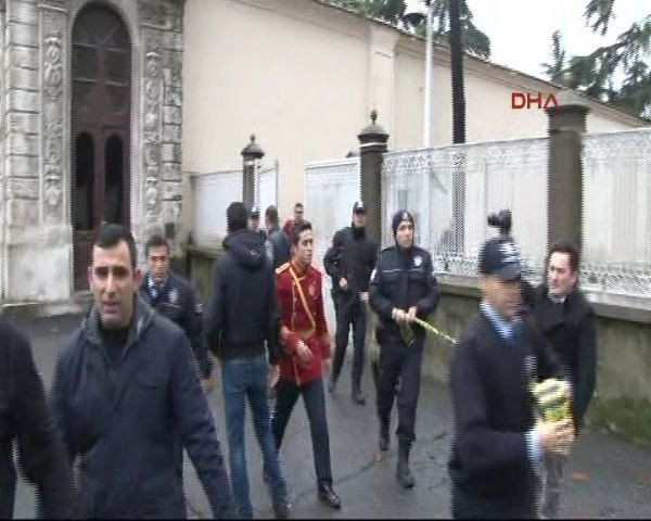 Dolmabahçe'de bomba alarmı! - Resim: 2