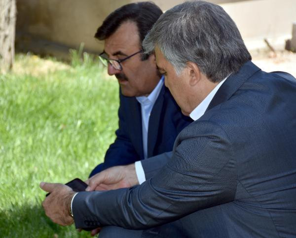 Babasının mezarına gitti telefondan Yasin Suresi okudu - Resim: 2