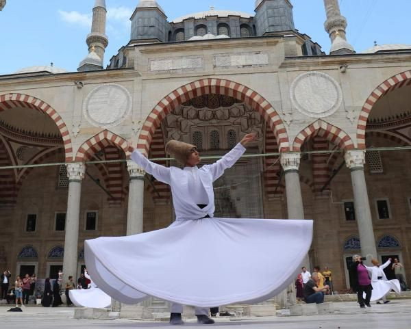 Selimiye Camii'nde semazen gösterisi büyüledi - Resim: 2