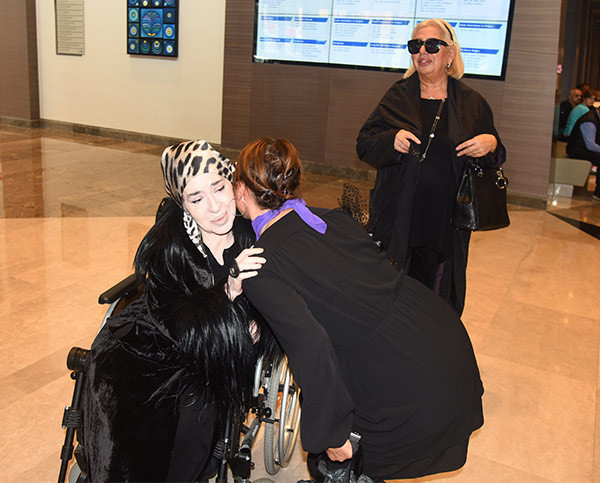 Nur Yerlitaş gözyaşları içinde isyan etti: Kafamı boydan boya kestiler - Resim: 2