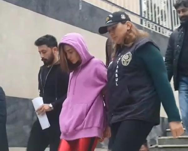 4 dil bilen üniversite mezunu kızın akıl almaz soygunu - Resim: 2