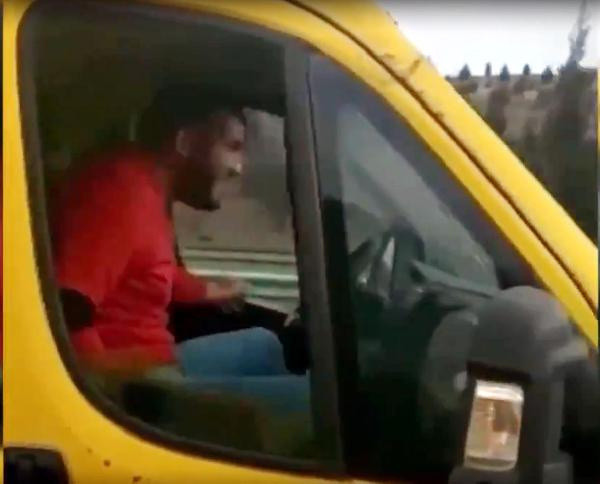 Ankara'da trafikte koltuk değiştirip dans etti! Ehliyetine el konuldu - Resim: 0