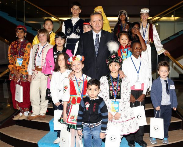 Başbakan Erdoğan dünya çocuklarını kabul etti - Resim: 3