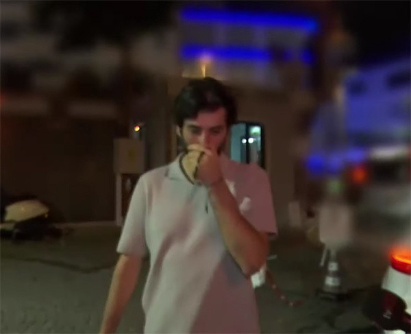 Mahsun Kırmızıgül'ün oğlu Mahmut Kırmızıgül basın mensuplarını görünce eliyle öyle bir şey yaptı ki... - Resim: 1