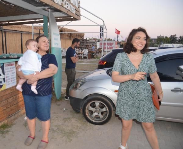 Ezgi Mola yüzüğü taktı ama evlilik açıklamasıyla herkesi şaşkına çevirdi - Resim: 4