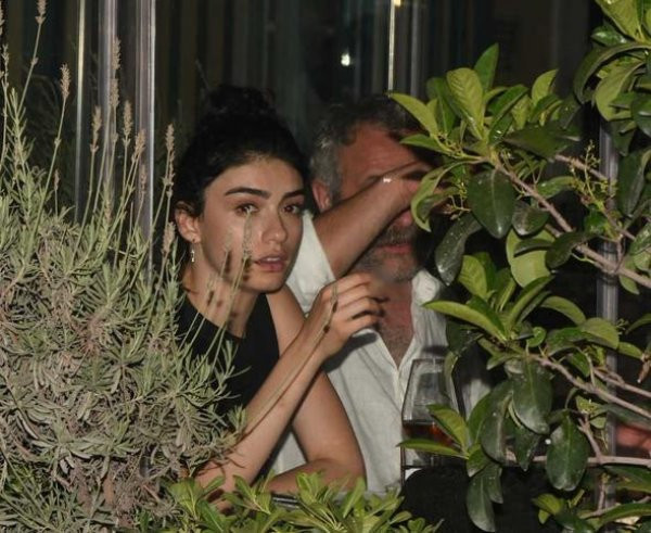 Onur Ünlü'den ilginç paylaşım! Hazar Ergüçlü'ye davranışı olay oldu - Resim: 1