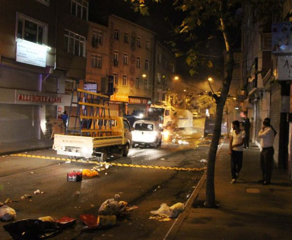 Beyoğlu'nda hareketli saatler - Resim: 2