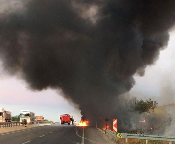 Korkunç olay... Yanarak can verdiler... - Resim: 1