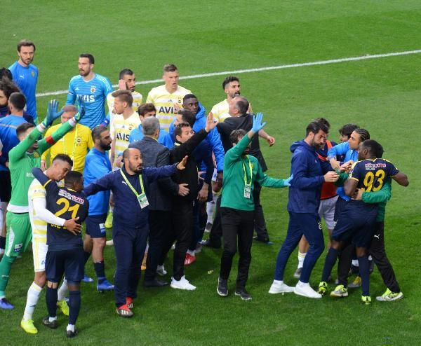 Fenerbahçeli yıldız için olay sözler: Kendisini Iniesta sanıyor - Resim: 1
