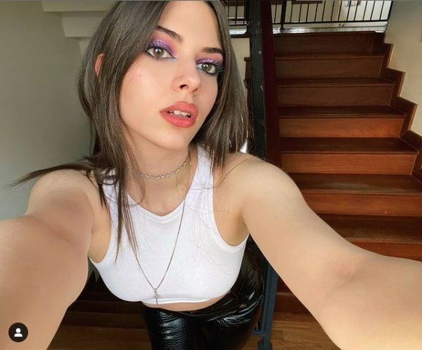 Derin Talu olay pozuyla tepki çekti Defne Samyeli'nin küçük kızı sınırları aştı - Resim: 2